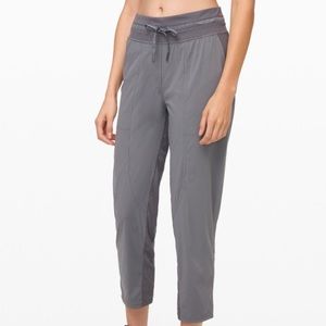 LULULEMON Dance Studio Pant Crop 25 inch